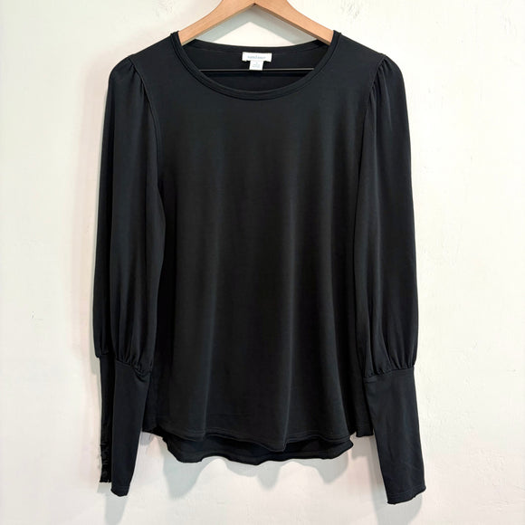 Button Wrist Top