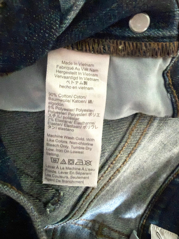 Buttonfly Cut Off Jeans
