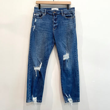 Distressed Slim Crop Jeans