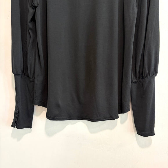 Button Wrist Top