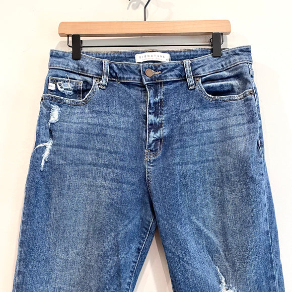 Distressed Slim Crop Jeans