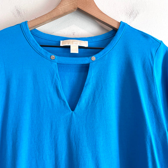 Cuff Short Sleeve V-Cut Out Tee