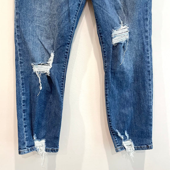 Distressed Slim Crop Jeans