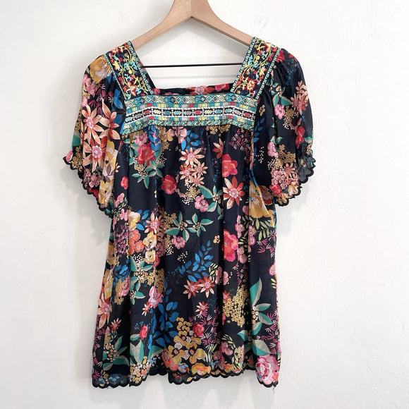 Embroidered Neck Floral Short Sleeve Top