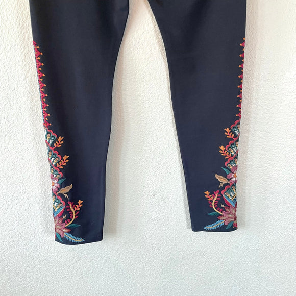 Embroidered Floral Leggings