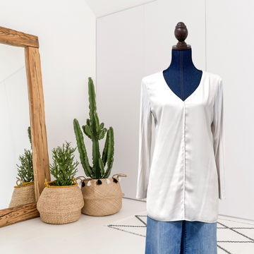 Front Seam V-Neck Top