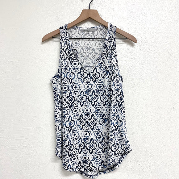Linen Medallion Top