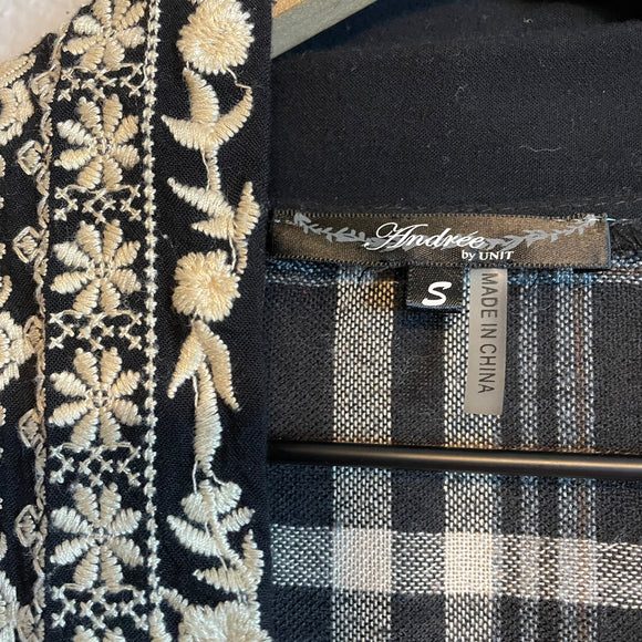 Floral Embroidered Cardigan