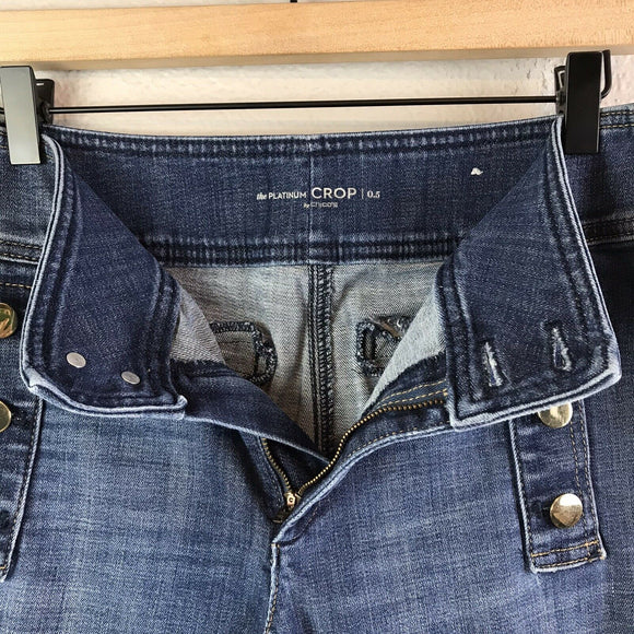 Cropped Blue Jeans